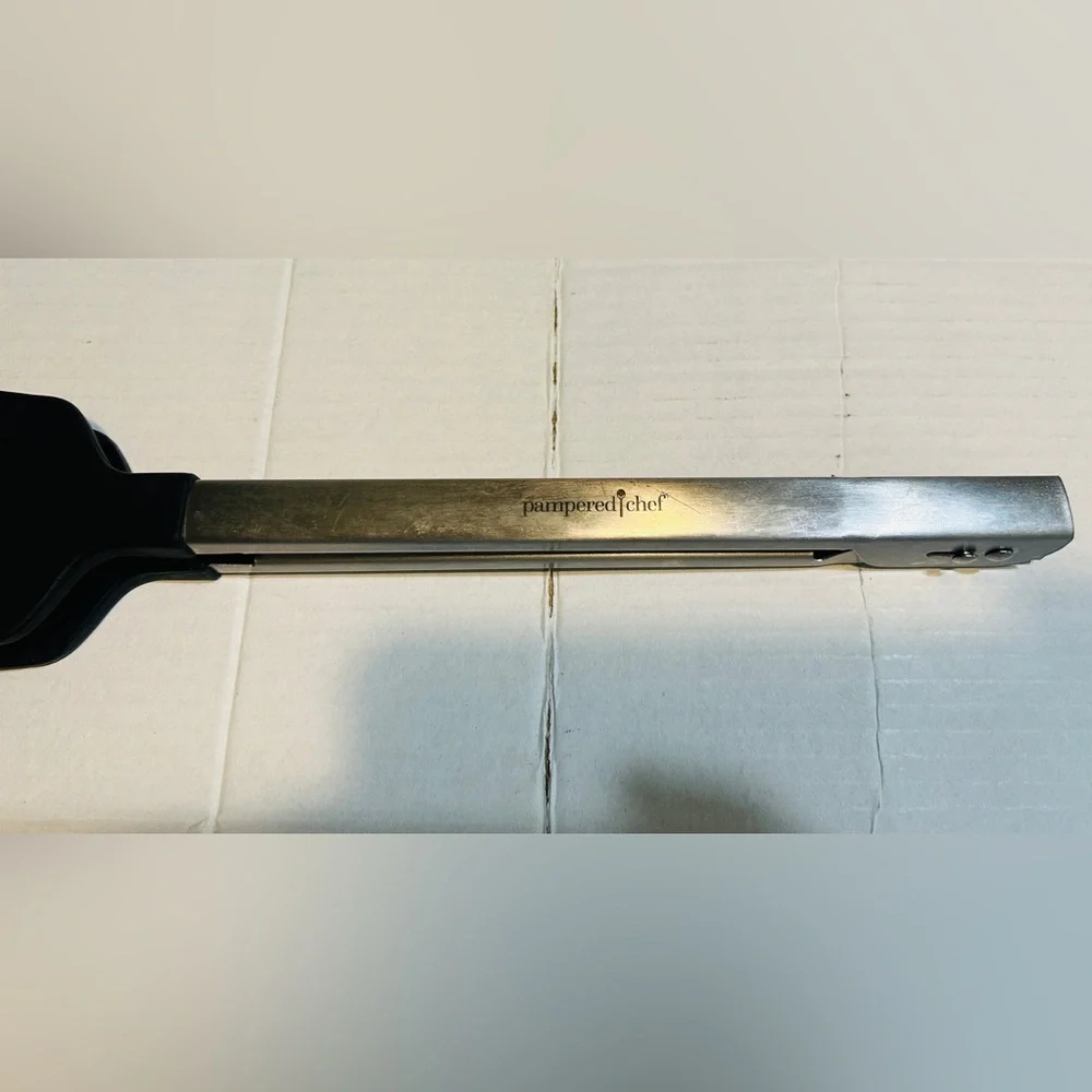 Pampered Chef spatula tongs. New condition. - Picture 6 of 6
